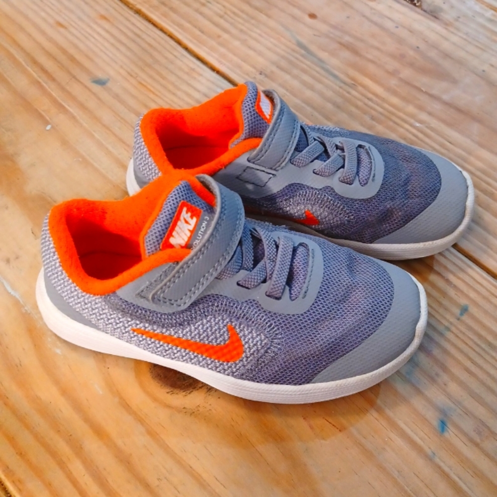 NIKE Revolution 3 Unisex Toddler Running Shoes Sz. 9